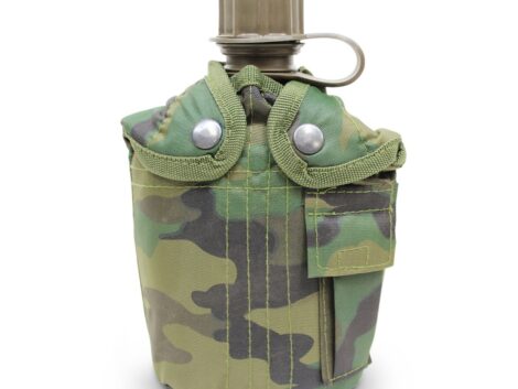 1qt US Waterbottle With Woodland Alice Cover